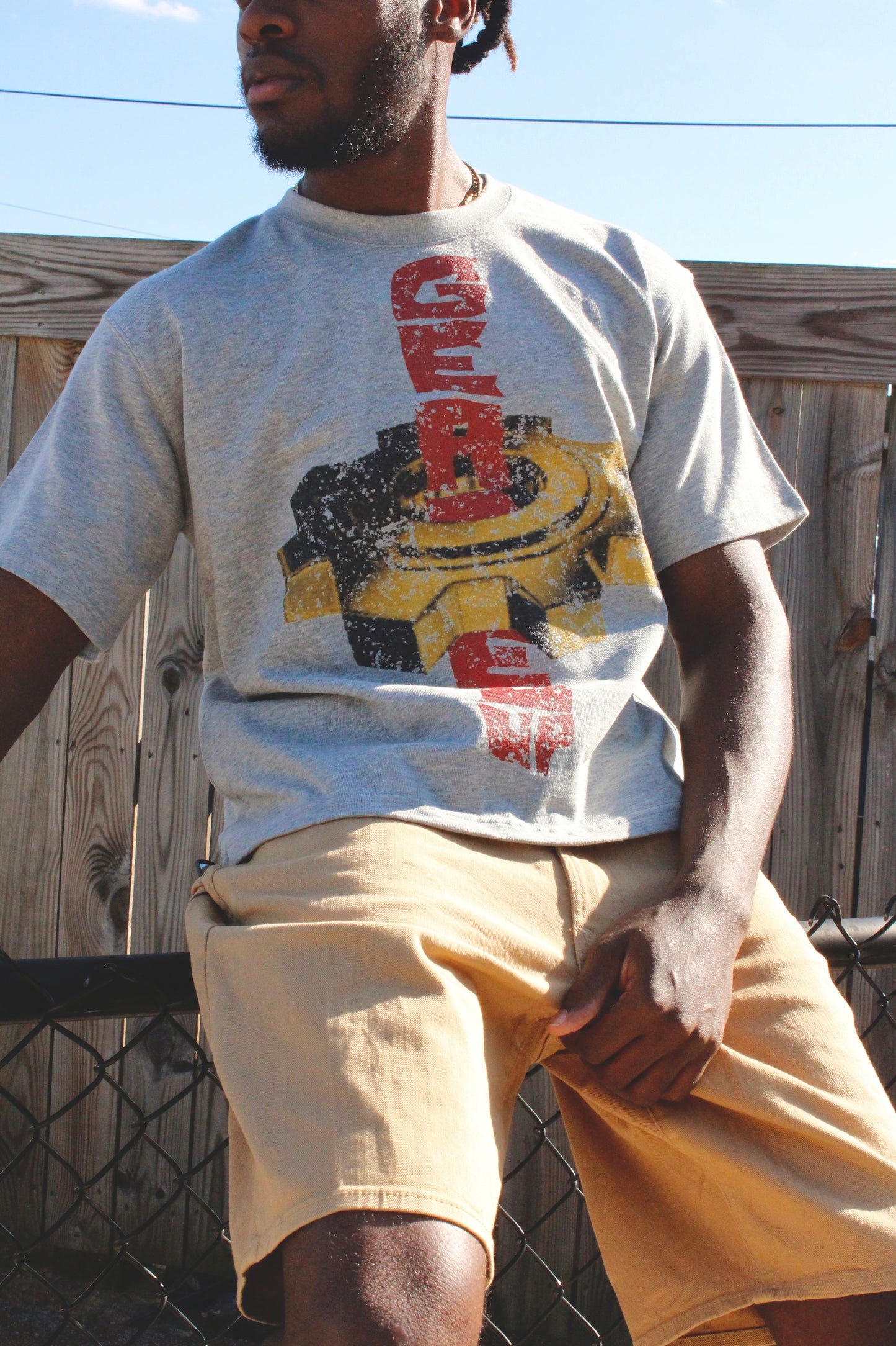 GEEAARREDUP CHAMBERS TEE GREY